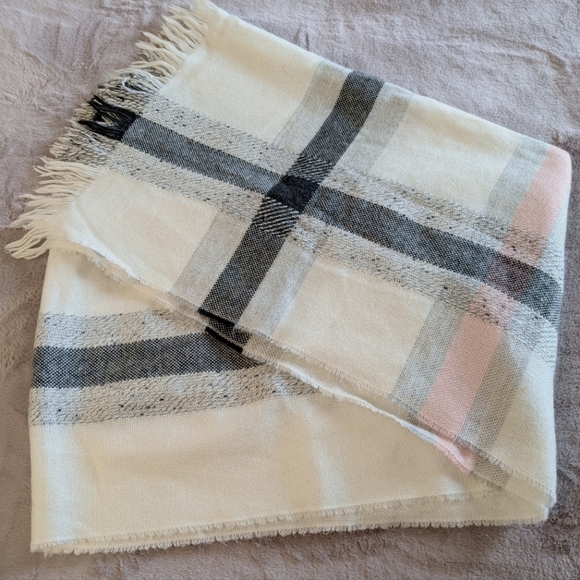Airy plaid scarf - Picture 1 of 3